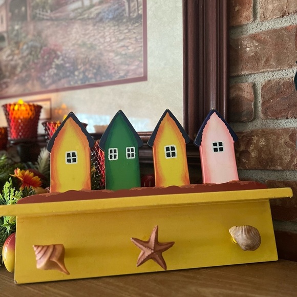 Rare VTG Wooden Towel Hook Wall Display
Shelf Home Decor Seashells
Beach House - Picture 5 of 5